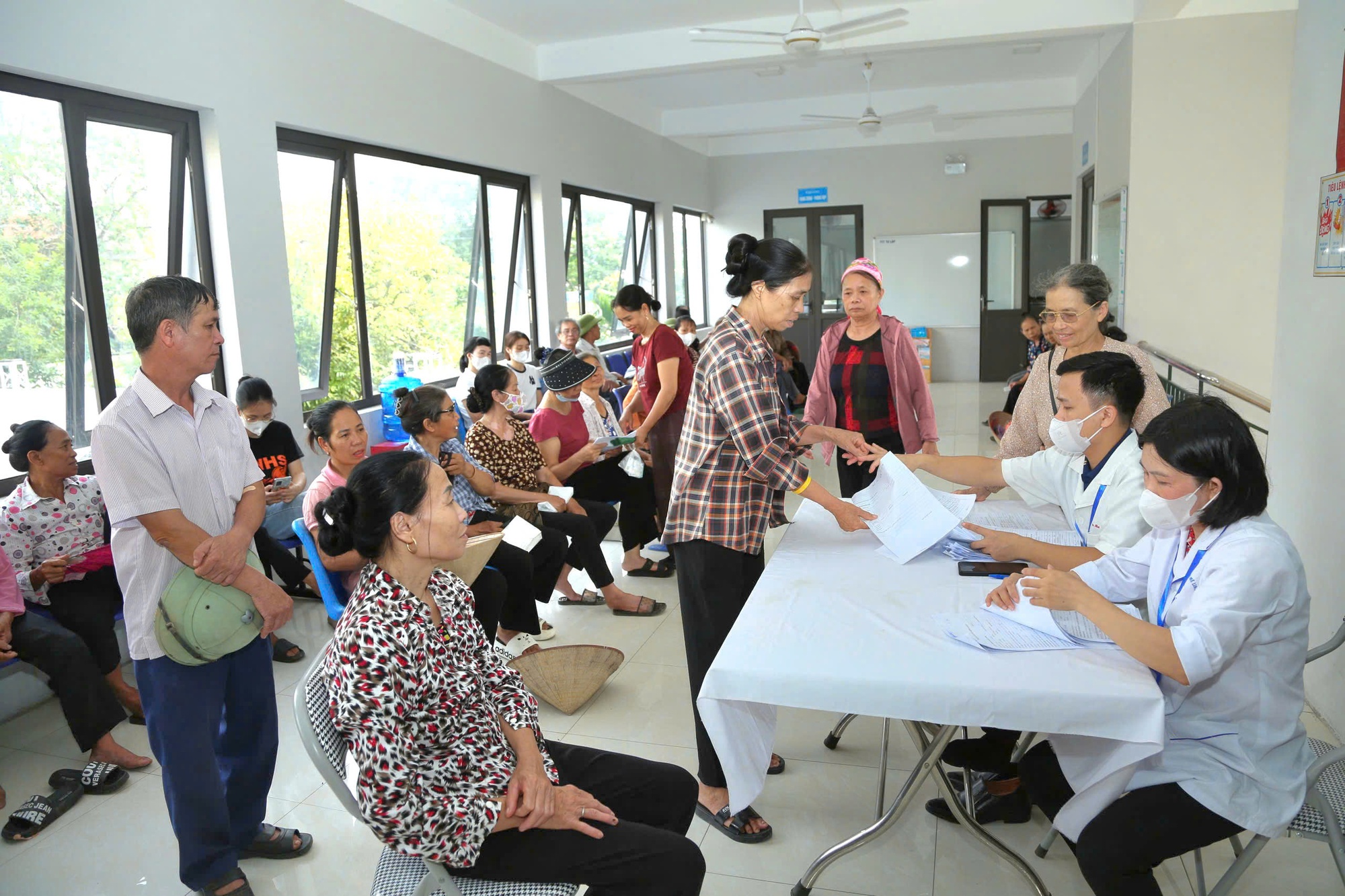 Hôm nay và ngày mai 2/7, người dân đến ngay những điểm sau để hưởng một dịch vụ miễn phí- Ảnh 1. Hôm nay và ngày mai 2/7, người dân đến ngay những điểm sau để hưởng một dịch vụ miễn phí- Ảnh 1.