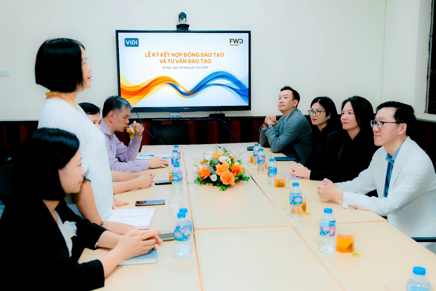FWD thúc đẩy chuẩn hóa nghề tư vấn bảo hiểm qua hợp tác đào tạo với VIDI - Ảnh 2.