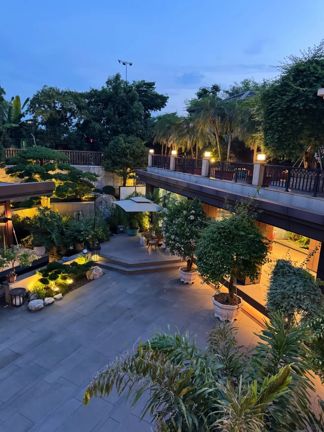 "Công viên" trong nhà, rạp chiếu phim 770 triệu: Cảm giác sống trong biệt thự 1000m2 là thế này ư? - Ảnh 5.