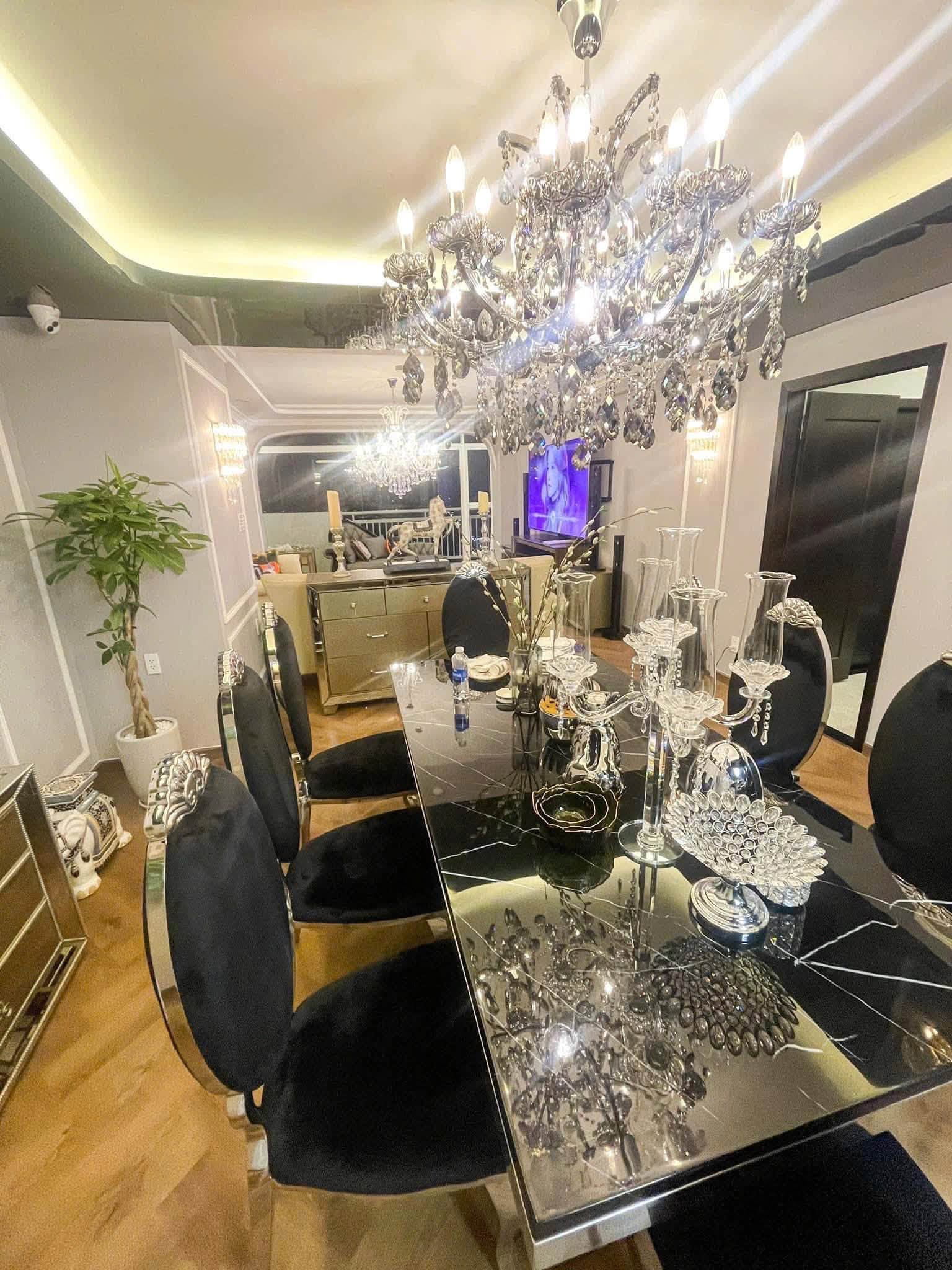Nam nghệ sĩ là Viện phó rao cho thuê penthouse 650m² có 8 phòng ngủ, 10 toilet, hồ bơi riêng- Ảnh 1.