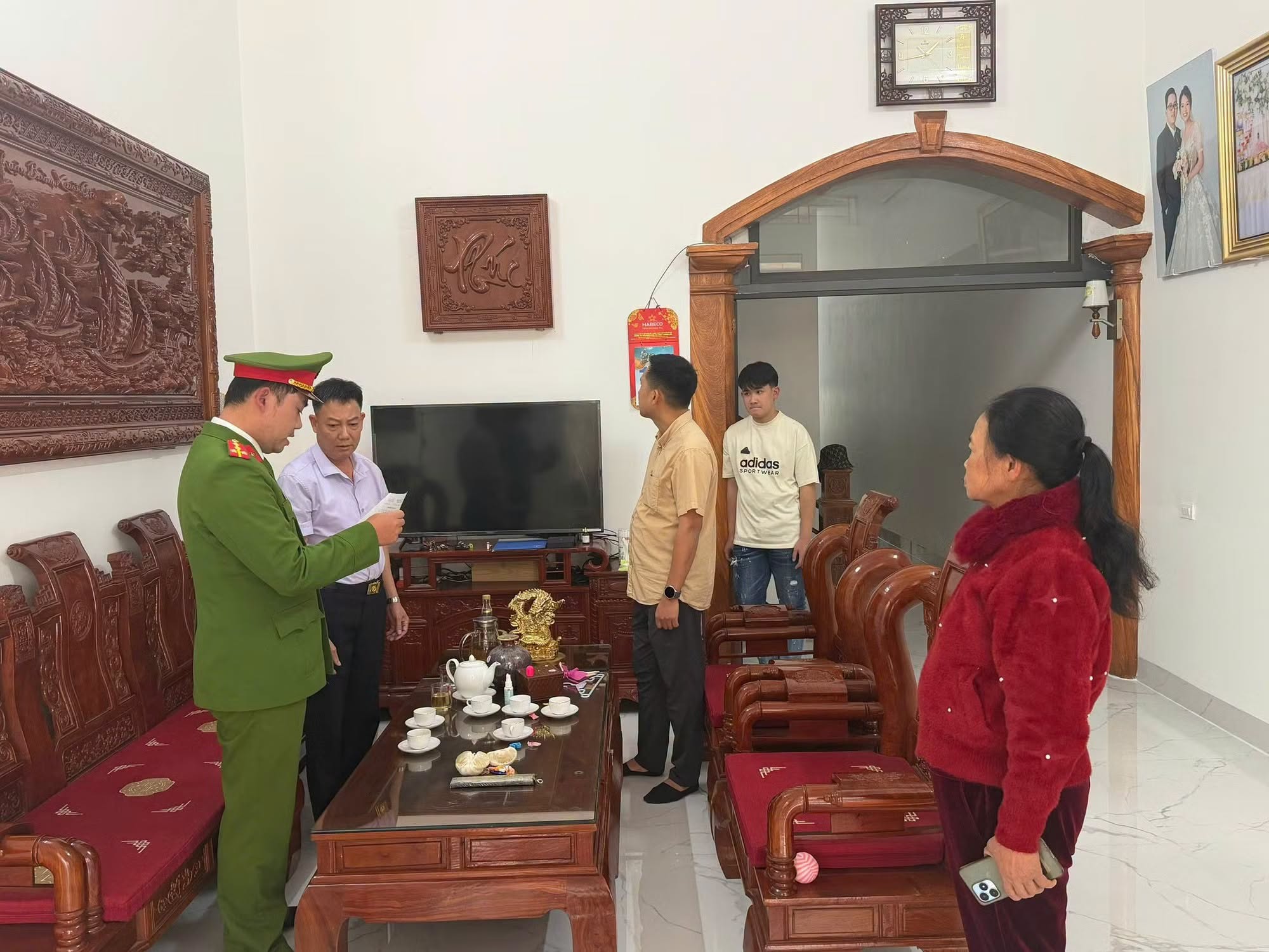 Bắt Hà Tiến Đạt SN 1997 liên quan 5.000 tài khoản ngân hàng, dòng tiền luân chuyển hàng nghìn tỷ đồng - Ảnh 5.
