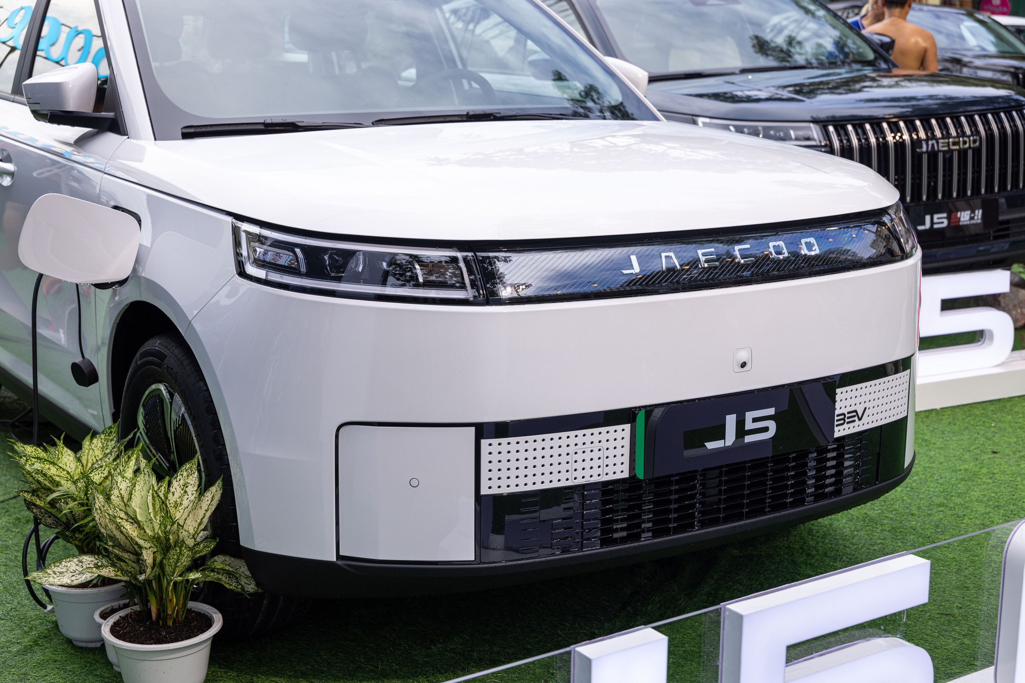 Lần đầu tiên có một mẫu SUV mở bán cùng lúc cả 3 phiên bản xăng, hybrid, điện tại Việt Nam - giá dự kiến từ 570 triệu đồng- Ảnh 3.