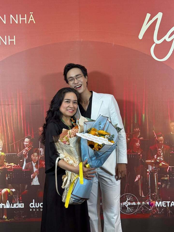 Nữ NSƯT có con trai đang gây sốt tại show "Anh trai vượt ngàn chông gai"- Ảnh 2.