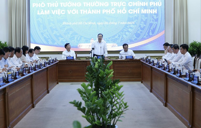 TPHCM phấn đấu tăng trưởng trên 10%, xác định giải ngân vốn đầu tư công là trọng tâm ưu tiên hàng đầu- Ảnh 1.