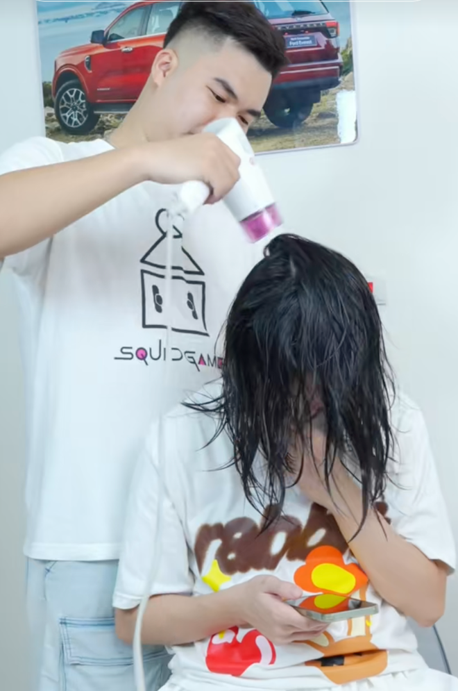 Anh chồng bước ra từ tiểu thuyết: Tự học make up để trang điểm cho vợ, màn "lột xác" của cô vợ mới khiến hội chị em xuýt xoa- Ảnh 13.