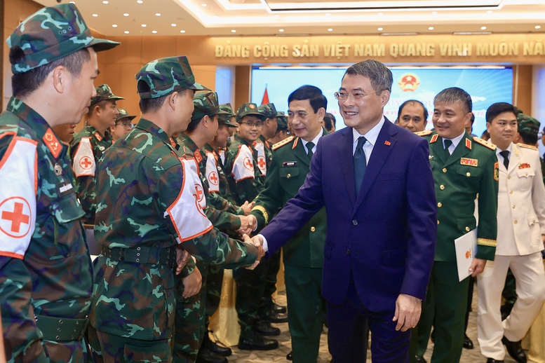 Thủ tướng Lê Minh Hưng: Xây dựng một Việt Nam tự cường nhưng nhân ái, bản lĩnh nhưng hòa hiếu, phát triển nhưng có trách nhiệm- Ảnh 3.