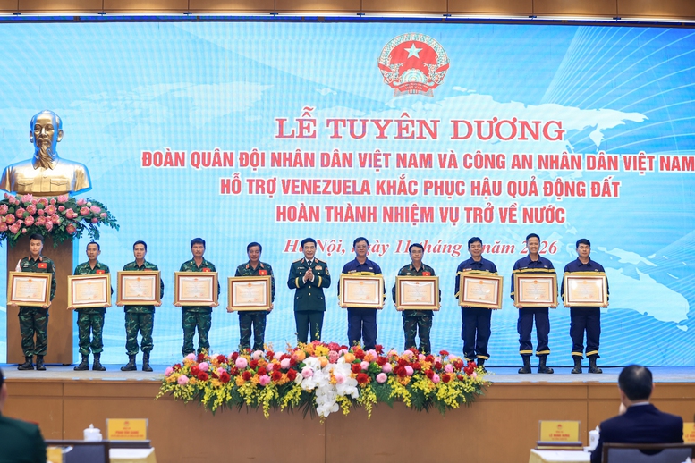 Thủ tướng Lê Minh Hưng: Xây dựng một Việt Nam tự cường nhưng nhân ái, bản lĩnh nhưng hòa hiếu, phát triển nhưng có trách nhiệm- Ảnh 17.