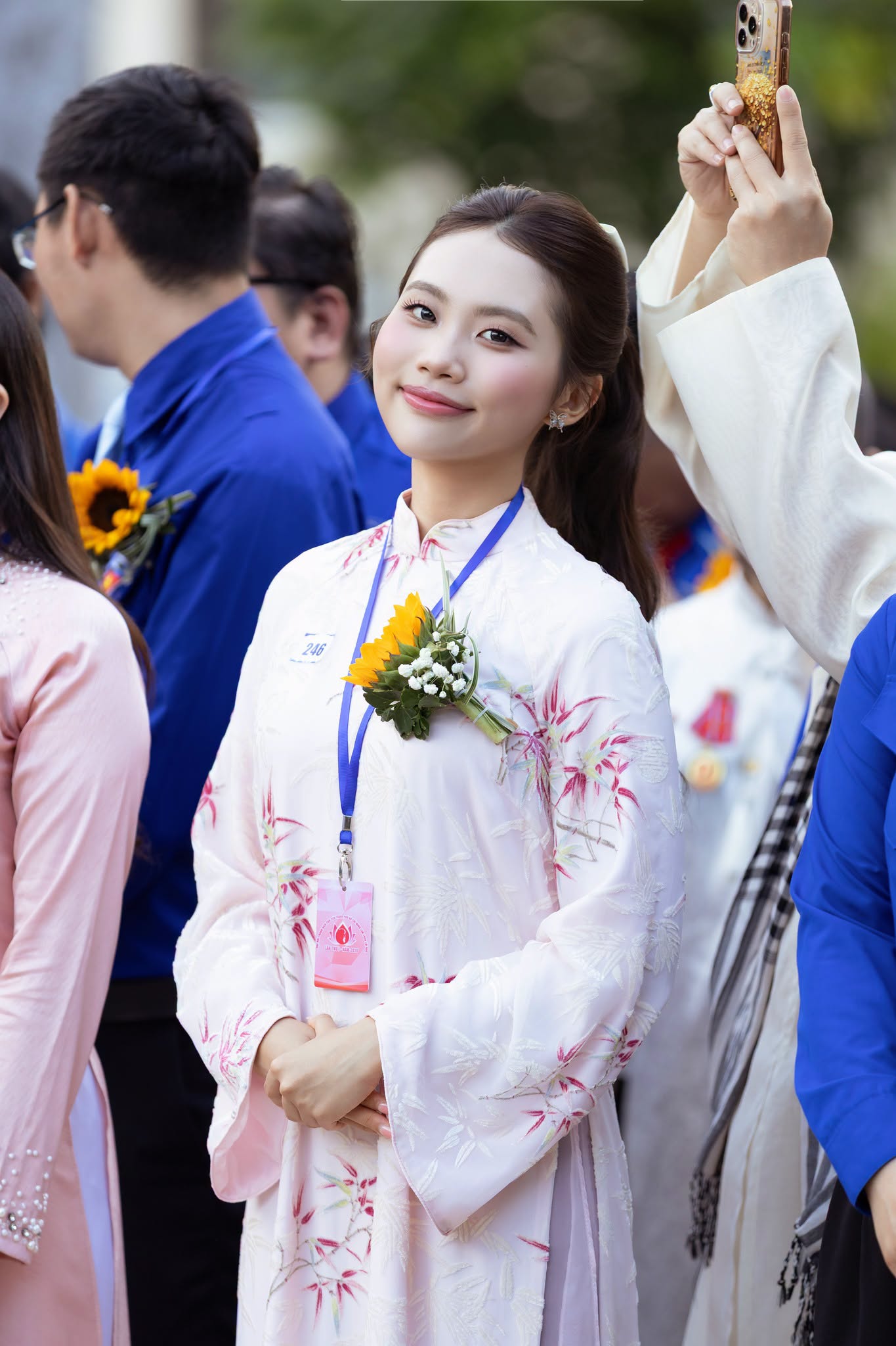 Ca sĩ Việt được tuyên dương Thanh niên Tiên tiến: Làm show miễn phí cho cả nghìn người, 2 lần diễn Đại lễ A50 - A80- Ảnh 1.