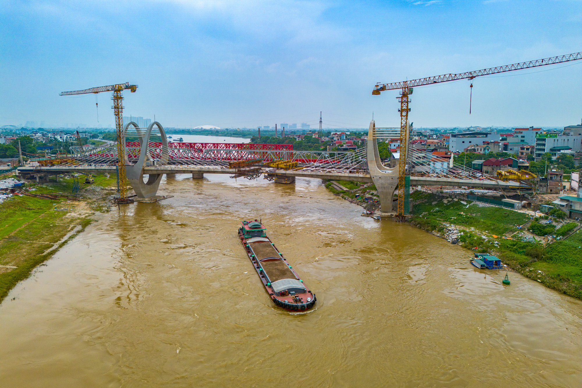 Cận cảnh cầu 1.800 tỷ sắp hoàn thành, thay thế cầu quay đầu tiên ở Việt Nam, nối Hà Nội với tỉnh sắp lên thành phố trực thuộc trung ương - Ảnh 3.