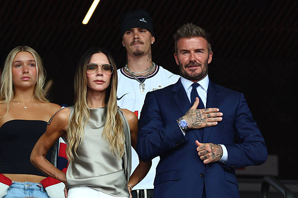 Tiểu thư Harper Beckham khoe visual sáng bừng, vóc dáng phổng phao cùng David Beckham trên khán đài cổ vũ tuyển Anh- Ảnh 2.