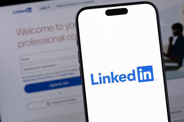 LinkedIn, "nghĩa địa việc làm ma", đang trở thành app hẹn hò bất đắc dĩ: Khi CV đáng tin hơn cả profile Tinder- Ảnh 5.