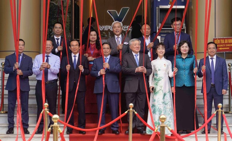 Cựu Phó Thủ tướng Đức gốc Việt đảm nhận vai trò gì tại trung tâm giúp Việt Nam hút hàng tỷ USD?- Ảnh 3.