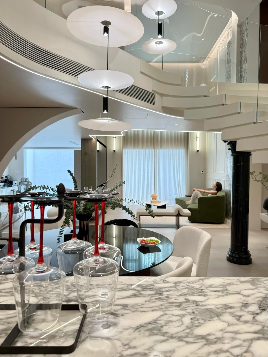 Phú bà chi 20 tỷ cho nội thất biệt thự 500m2, 2 năm sau điều đắt giá nhất dần lộ ra - Ảnh 3.