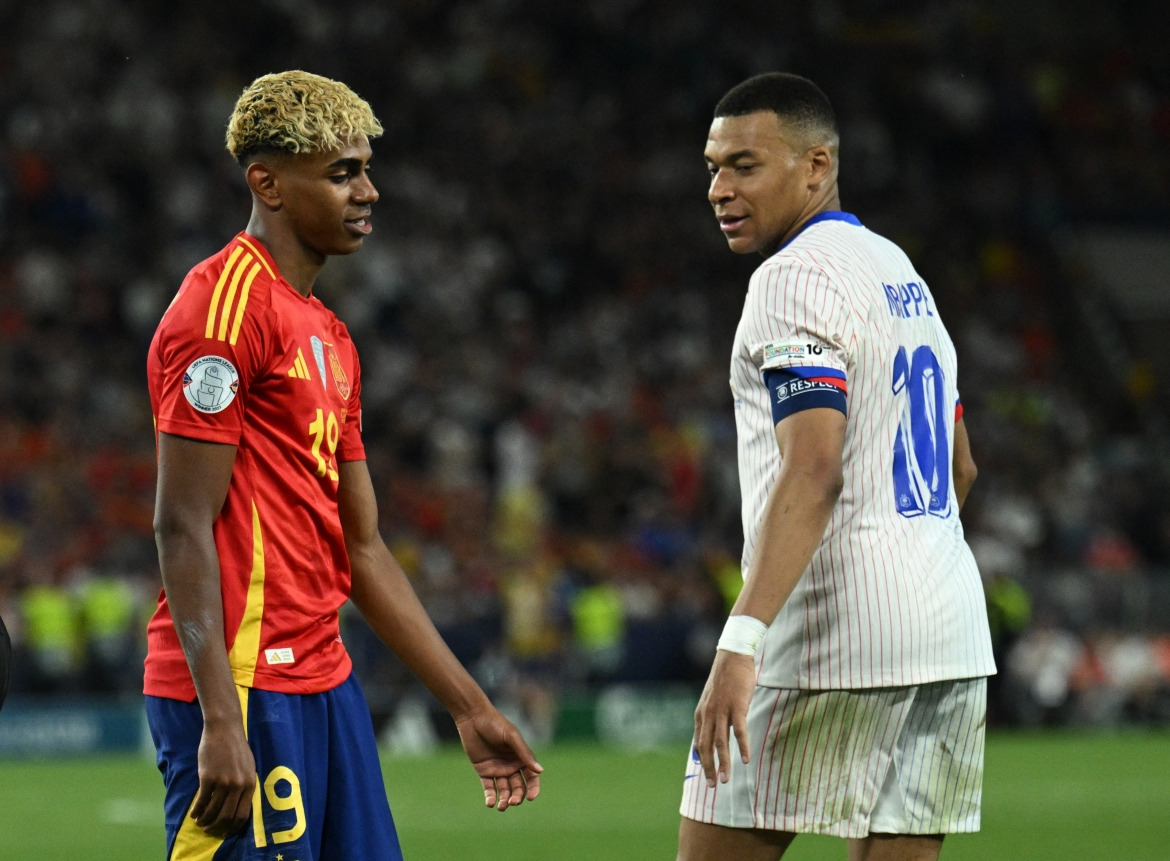 Soi trận bán kết đắt giá nhất lịch sử World Cup: Dàn sao nghìn tỷ đối đầu trực diện - Ảnh 2.