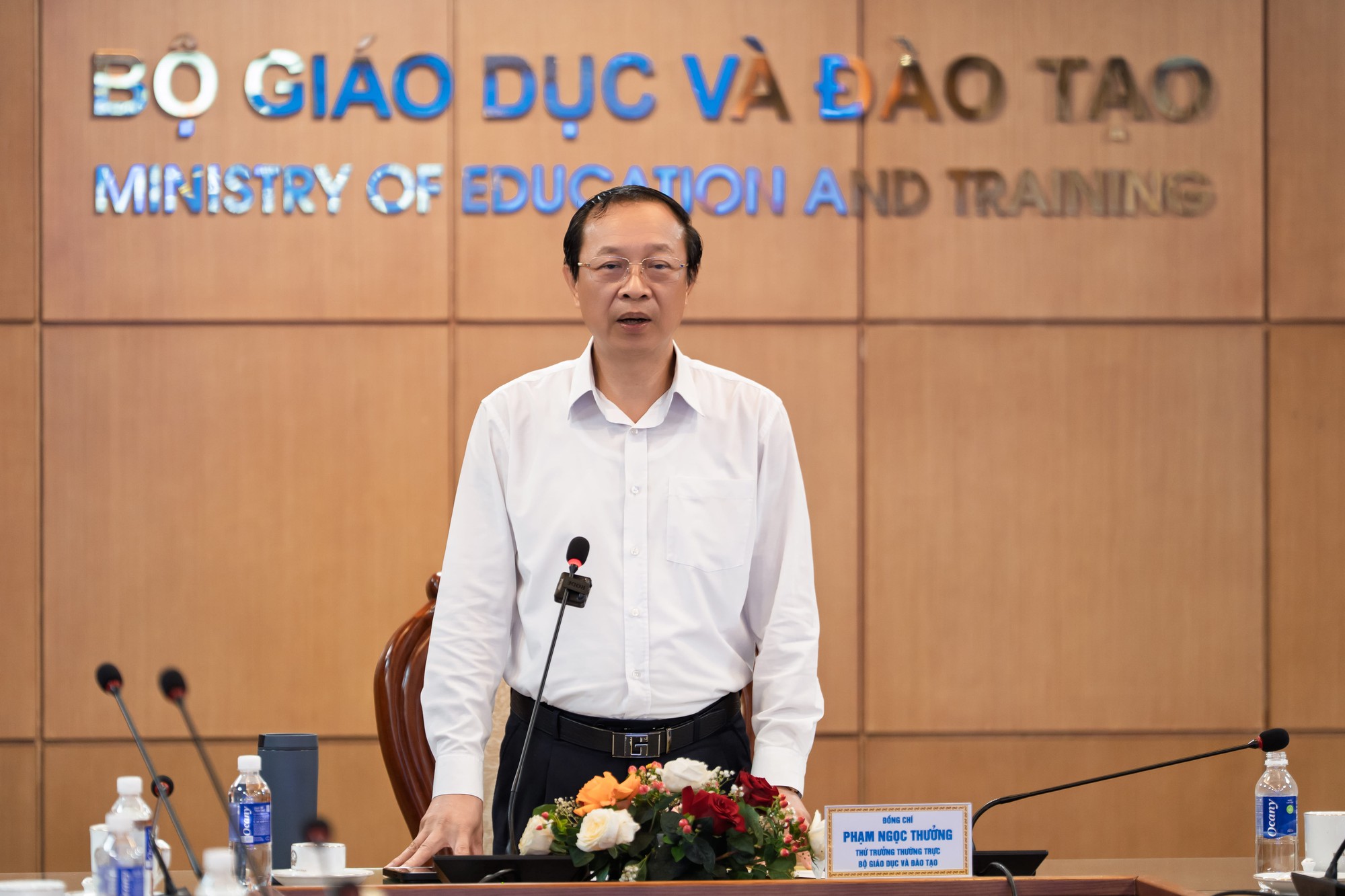Bộ Giáo dục và Đào tạo phát động “Tháng tự học tiếng Anh dành cho giáo viên toàn quốc”, thầy cô được hỗ trợ học tập bằng AI - Ảnh 1.