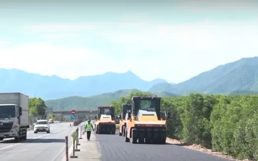 Bộ Xây dựng yêu cầu đẩy nhanh tiến độ giải ngân dự án giao thông - Ảnh 1.