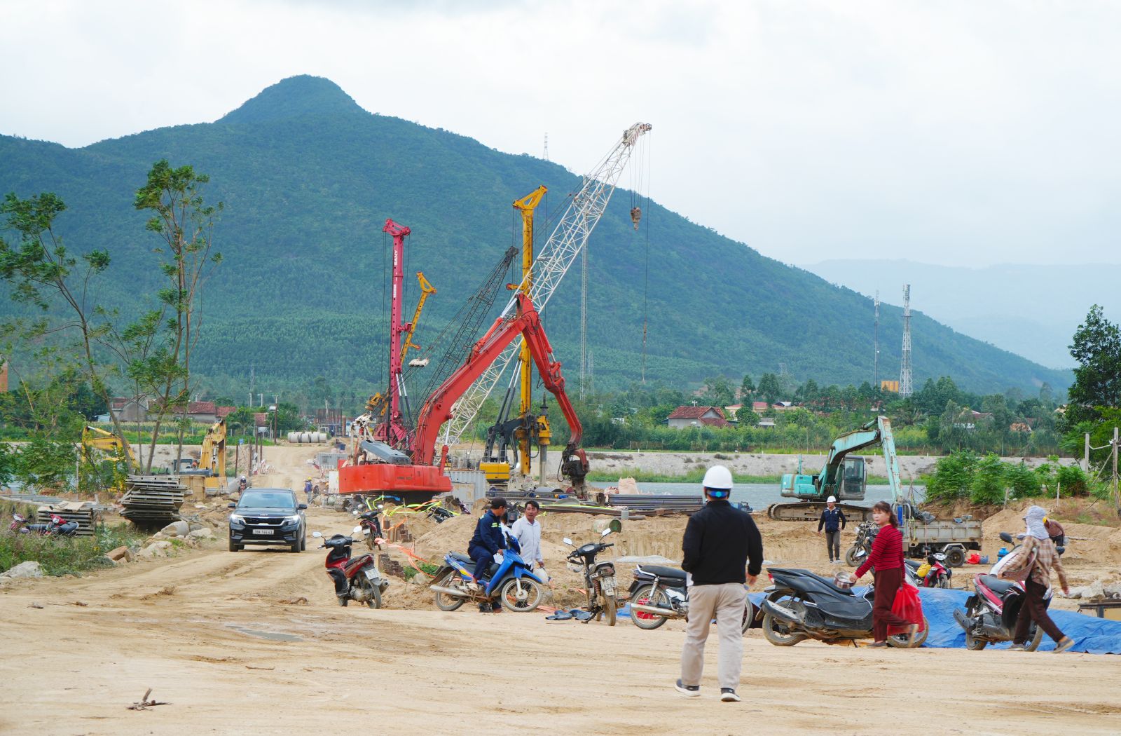 Trong tháng sau, tuyến cao tốc hơn 43.700 tỷ đồng, rút ngắn thời gian di chuyển Quy Nhơn - Pleiku còn 1,5 giờ  phải hoàn thành hạng mục này - Ảnh 3.