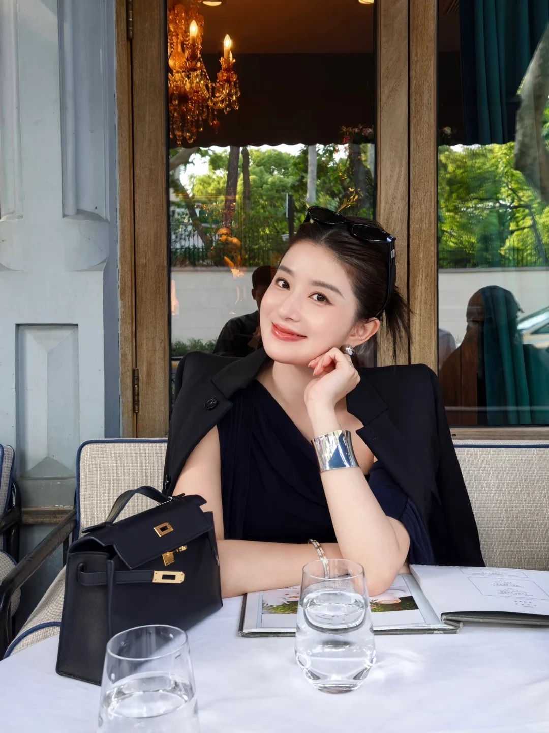 Phú bà chi 20 tỷ cho nội thất biệt thự 500m2, 2 năm sau điều đắt giá nhất dần lộ ra - Ảnh 1.