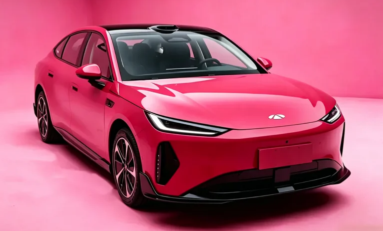Hãng xe xây nhà máy tại Việt Nam ra mắt sedan mới giá dưới 500 triệu đồng: Có cả bản điện và hybrid, tiêu thụ nhiên liệu 1,01L/100km- Ảnh 1.