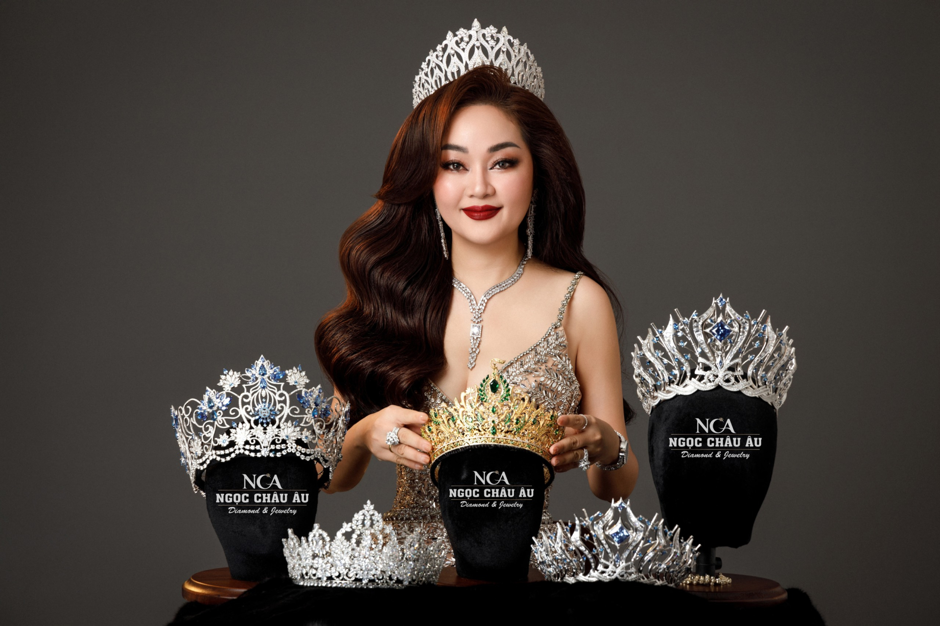 Bà Hoàng Thanh Nga vừa bị bắt từng đứng sau màn đăng quang của loạt hoa hậu đình đám Vbiz- Ảnh 2.