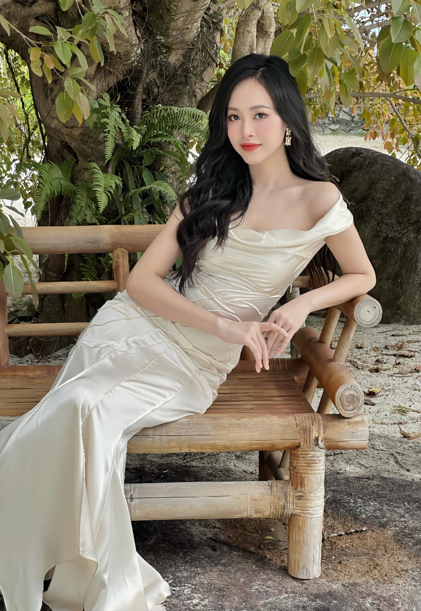Showbiz Việt có Á hậu xinh đẹp, học vấn khủng "mất tích" suốt 1 năm mà chẳng ai nhận ra!  - Ảnh 6.