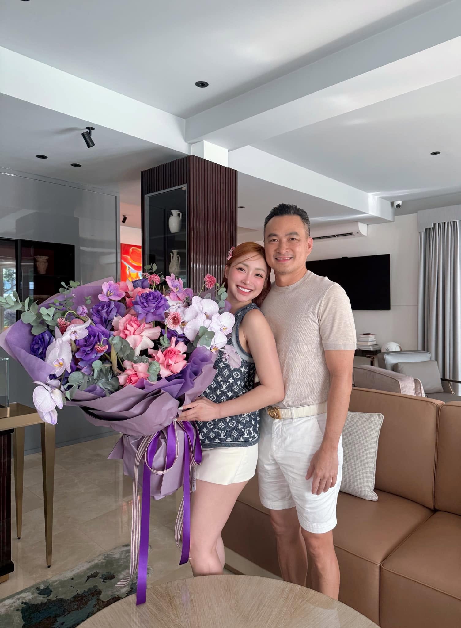 Vợ đại gia của tài tử đình đám: "Để gia đình êm ấm, anh ấy hợp tác diễn với vợ 10 phút" - Ảnh 3.