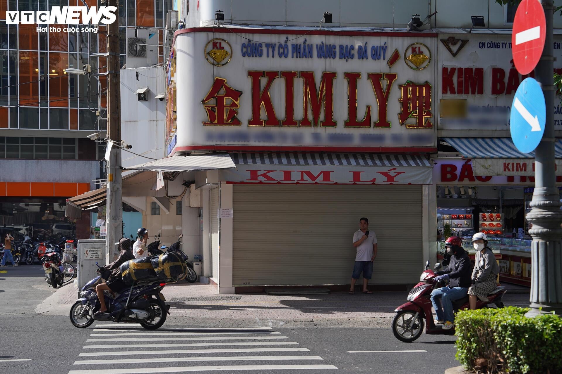 Tiệm kim cương Ngọc Châu Âu, tiệm vàng Kim Lý đồng loạt đóng cửa- Ảnh 7.