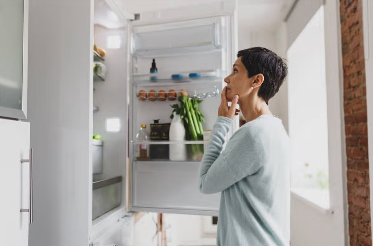 Chuyên gia điện lạnh nói thẳng: Dùng tủ lạnh kiểu này, đừng hỏi vì sao đồ ăn nhanh hỏng - Ảnh 1.