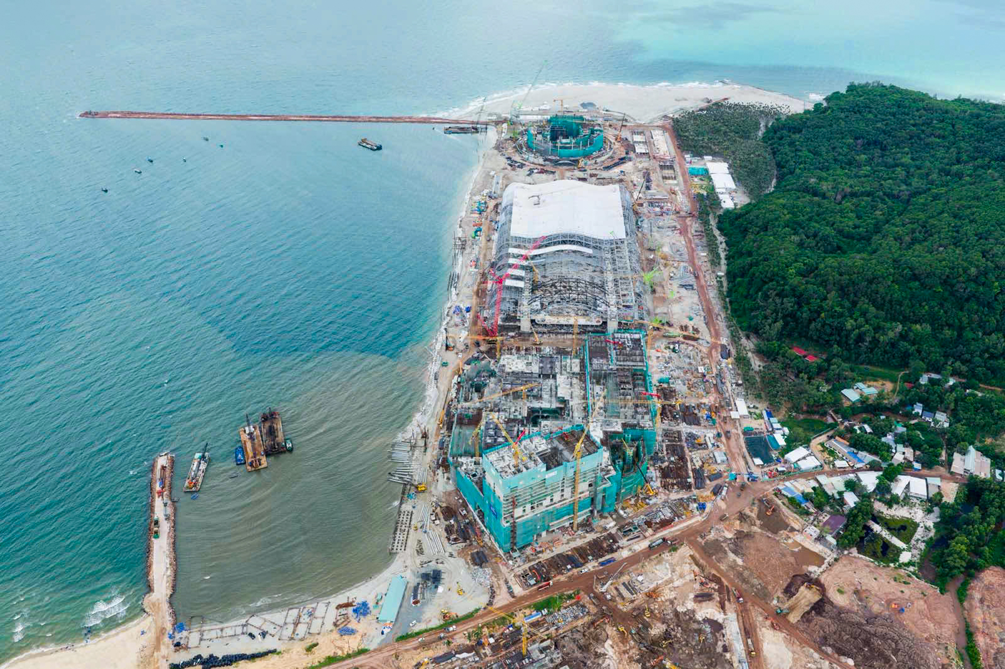 Việt Nam sắp có 'siêu tổ hợp' gần 3,5 tỷ USD với phòng không cột rộng hơn sân bóng đá, nhà biểu diễn rộng hơn nơi tổ chức OÓcar.- Ảnh 1. Việt Nam sắp có 'siêu tổ hợp' gần 3,5 tỷ USD với phòng không cột rộng hơn sân bóng đá, nhà biểu diễn rộng hơn nơi tổ chức OÓcar.- Ảnh 1.