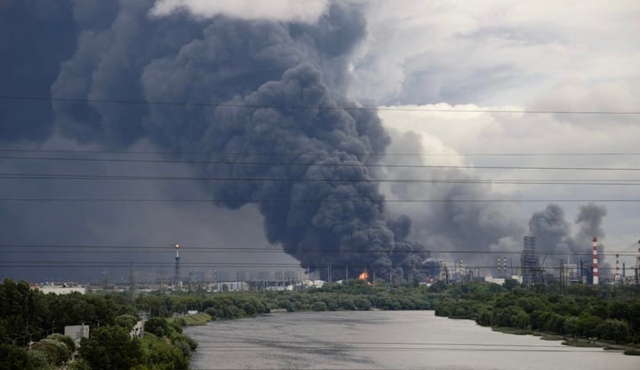 Ukraine cảnh báo Nga sắp dùng 'tên lửa tầm bắn 5.000 km'- Ảnh 1.