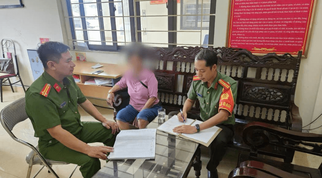 Công an điều tra giao dịch 50.000.000 đồng chuyển từ NH Agribank tới NH Vietinbank, Nguyễn Thị Kim Thoa SN 1986 được mời tới làm việc - Ảnh 2.
