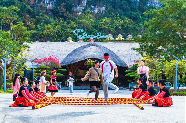 Ai cũng nghĩ là Sa Pa, đây mới là nơi duy nhất 3 lần được vinh danh đẹp nhất thế giới: Cách Hà Nội 180km- Ảnh 5. Ai cũng nghĩ là Sa Pa, đây mới là nơi duy nhất 3 lần được vinh danh đẹp nhất thế giới: Cách Hà Nội 180km- Ảnh 5.
