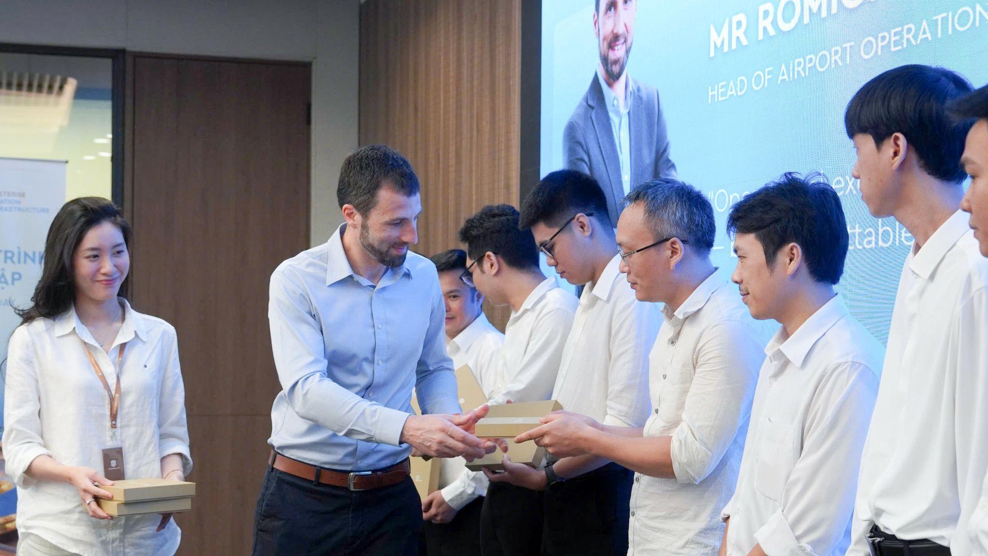 Nhân sự chất lượng cao - tiền đề quan trọng kiến tạo Cảng HKQT Gia Bình - Ảnh 1. Nhân sự chất lượng cao - tiền đề quan trọng kiến tạo Cảng HKQT Gia Bình - Ảnh 1.