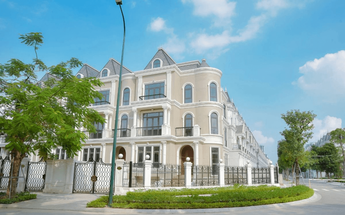 Biệt thự, liền kề Hà Nội xuất hiện dấu hiệu hạ nhiệt: Giá bán sơ cấp còn 210 triệu đồng/m2 đất, phân khúc trên 17 tỷ đồng/căn khó bán- Ảnh 1.