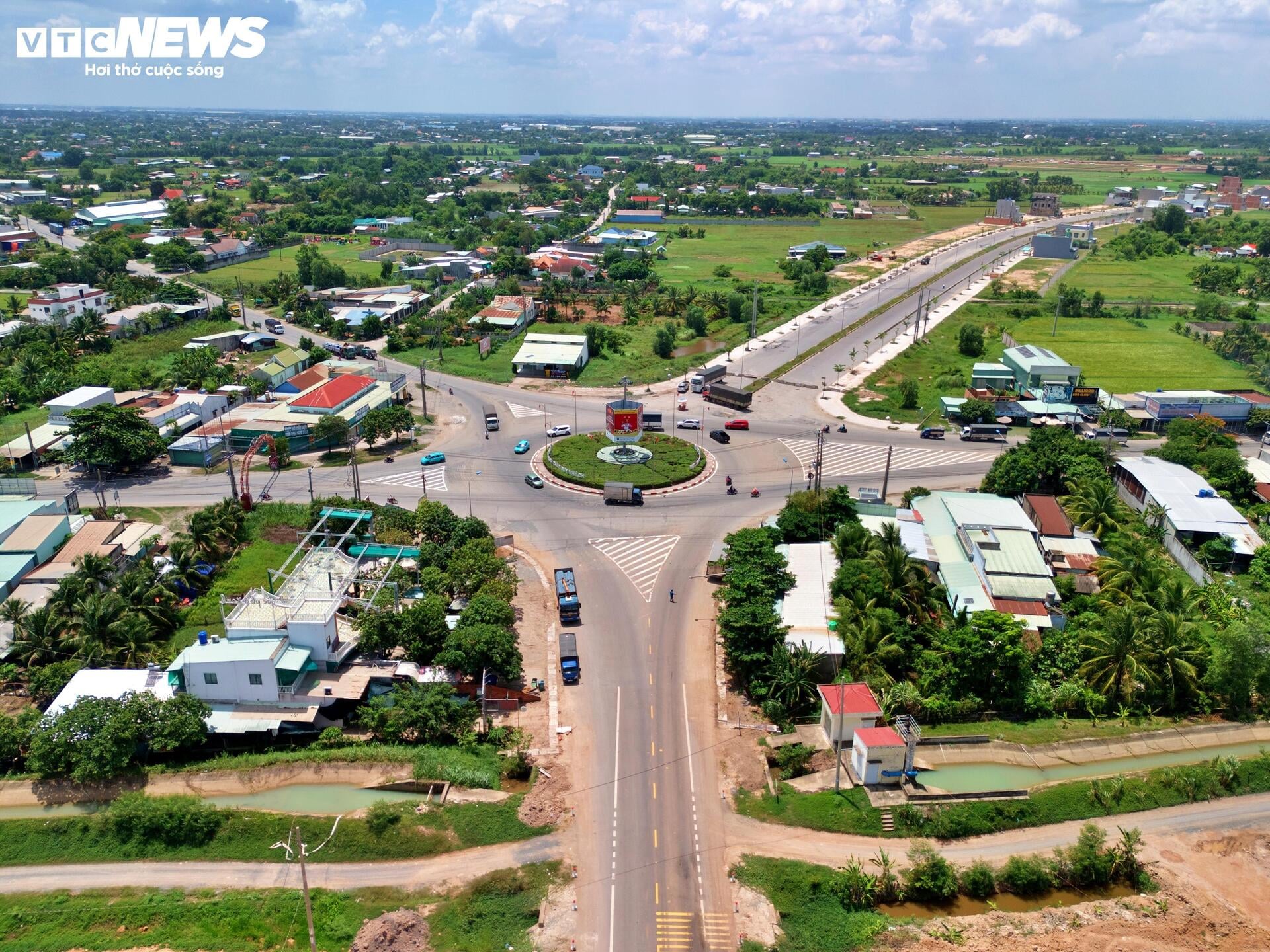 Tăng tốc thi công 5km cuối để nối thông toàn tuyến đường Hồ Chí Minh- Ảnh 10.