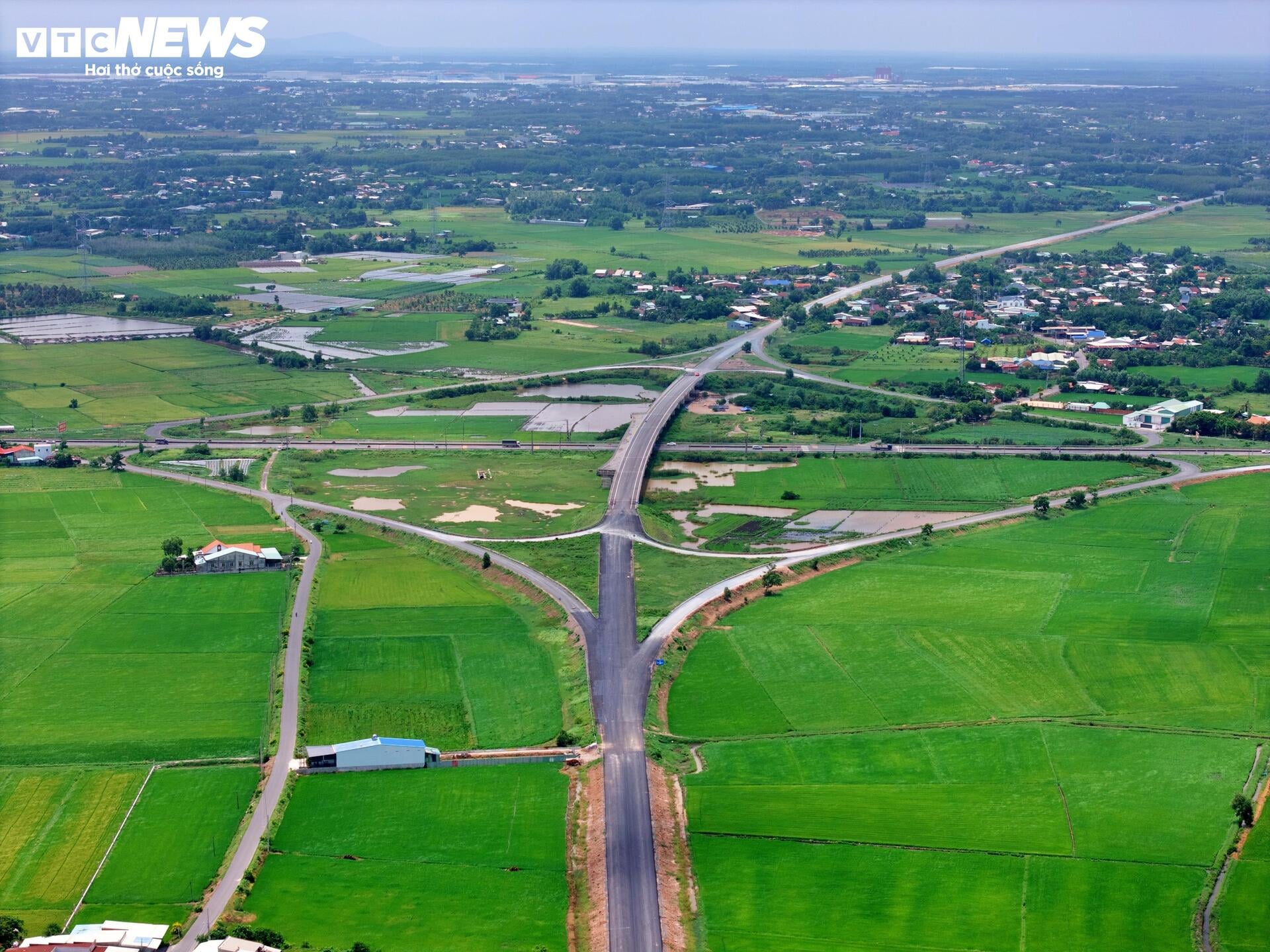 Tăng tốc thi công 5km cuối để nối thông toàn tuyến đường Hồ Chí Minh- Ảnh 8.