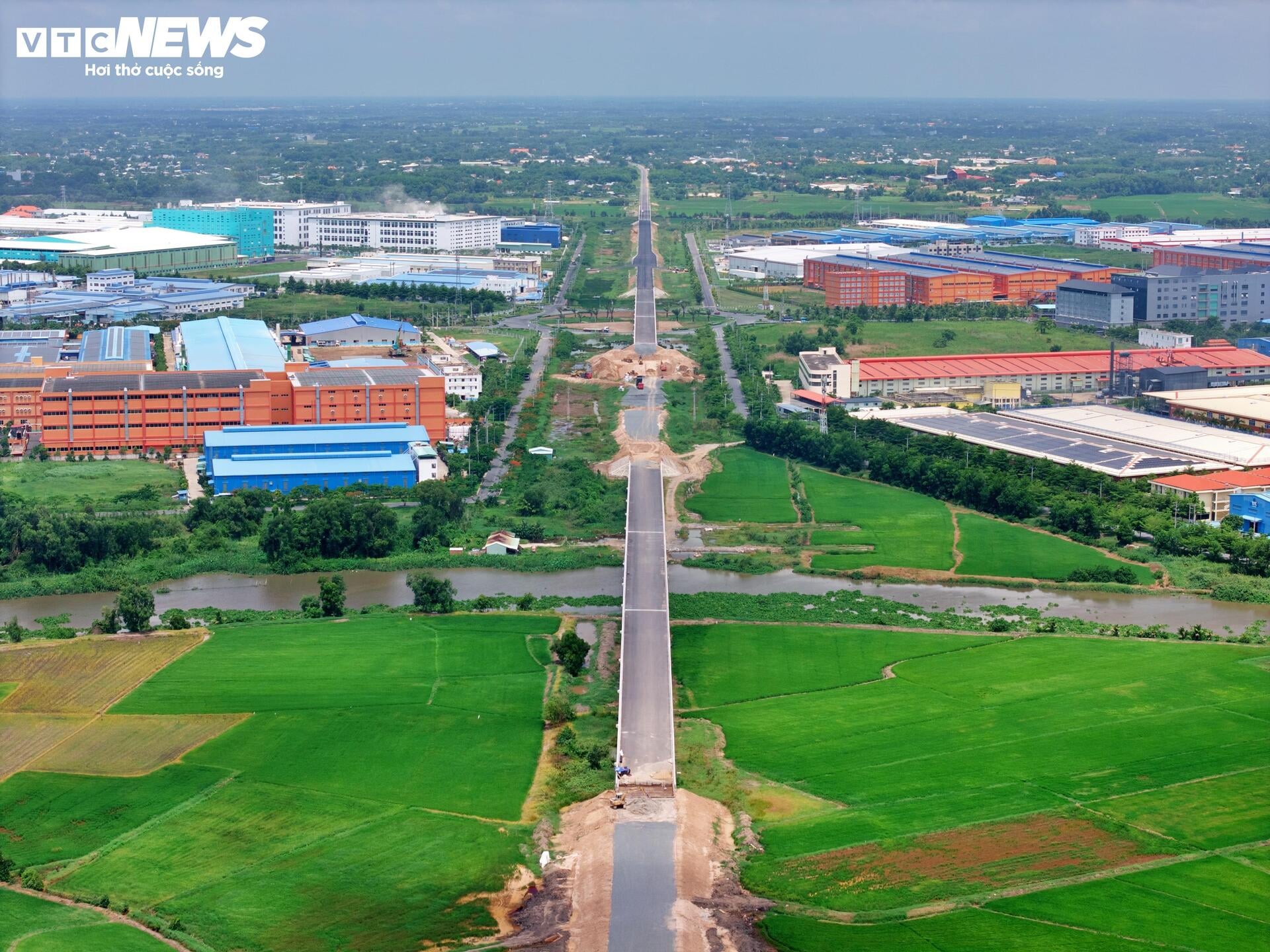 Tăng tốc thi công 5km cuối để nối thông toàn tuyến đường Hồ Chí Minh- Ảnh 7.