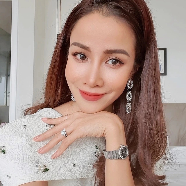 Nữ diễn viên Việt nóng bỏng là mẹ đơn thân cưới lần 3, chồng mới là đại gia châu Âu hơn 17 tuổi- Ảnh 5.