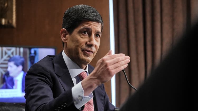 Chủ tịch Fed Kevin Warsh: Kiềm chế lạm phát vẫn là ưu tiên hàng đầu, chưa vội giảm lãi suất- Ảnh 1.