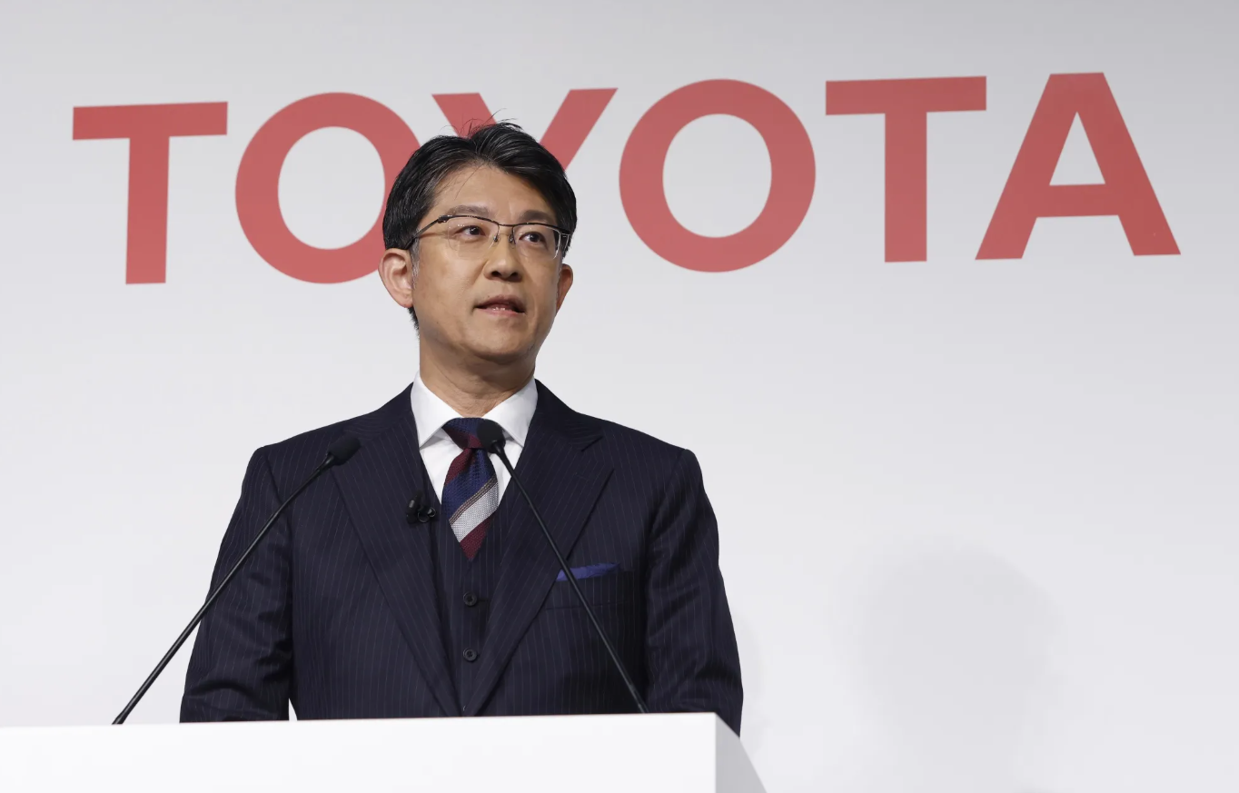 Xe điện Trung Quốc ép 'nghẹt thở', lãnh đạo Toyota đề xuất giải pháp chưa từng có - Ảnh 1.