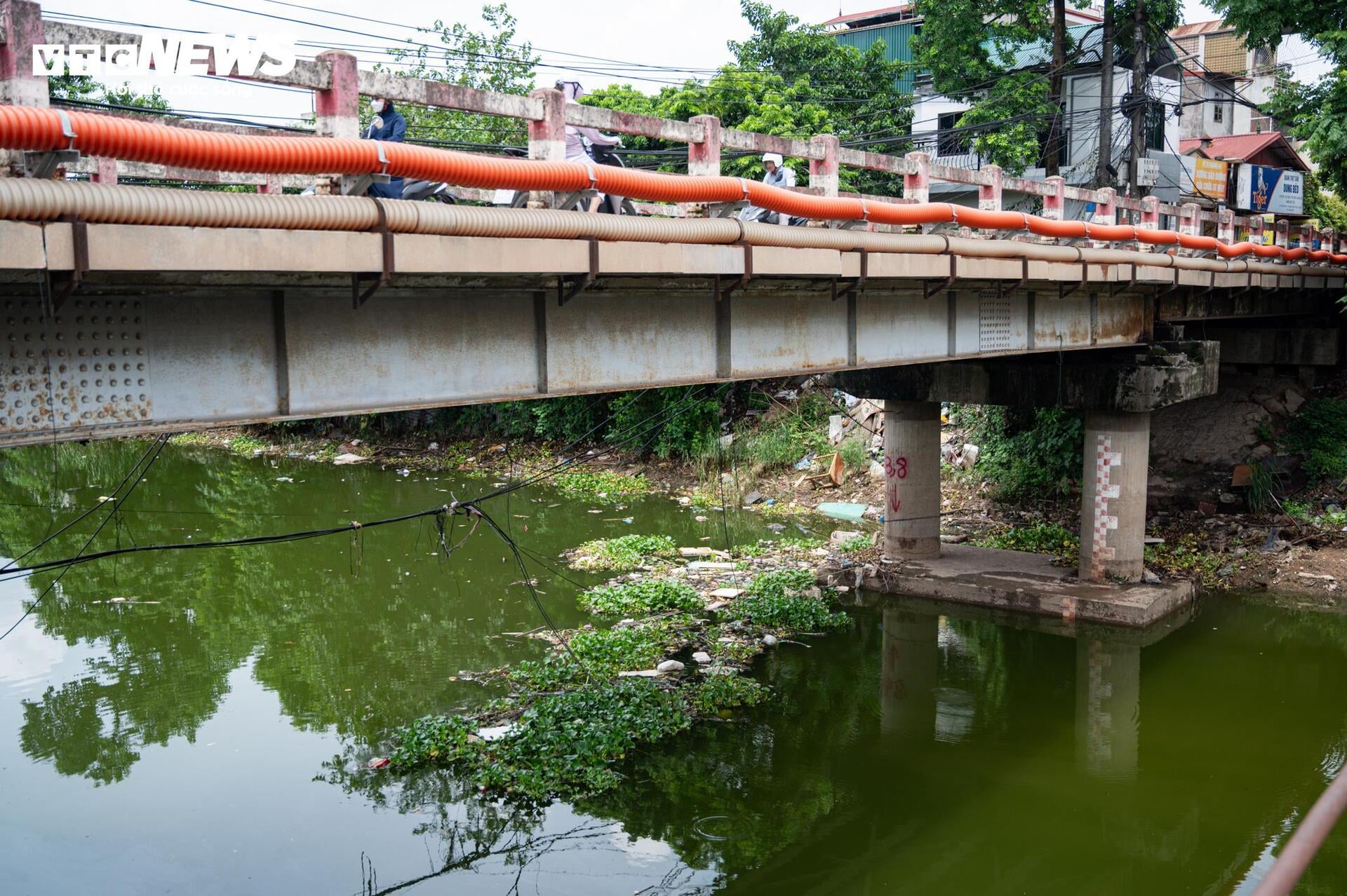 Hiện trạng sông Nhuệ ô nhiễm trước dự án hơn 75.000 tỷ đồng để 'hồi sinh'- Ảnh 15.