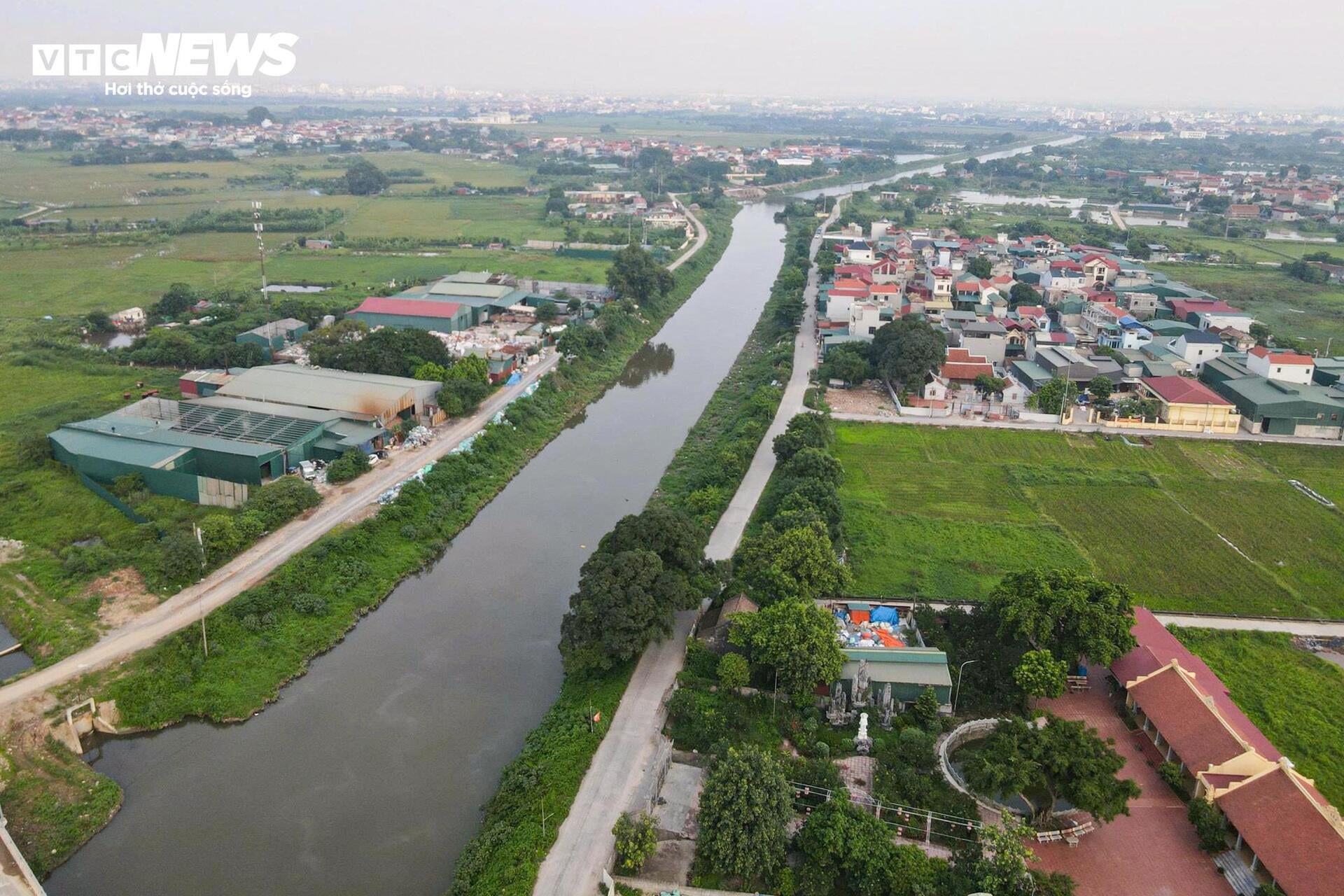 Hiện trạng sông Nhuệ ô nhiễm trước dự án hơn 75.000 tỷ đồng để 'hồi sinh'- Ảnh 1.