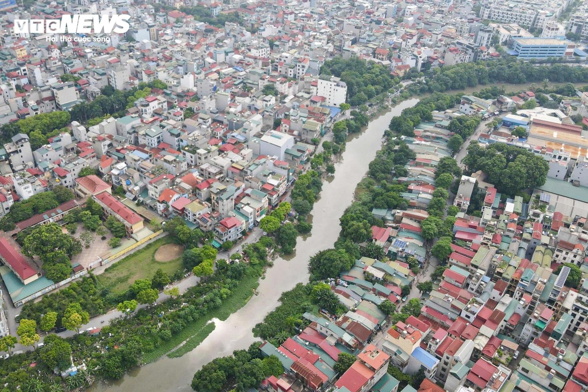 Hiện trạng sông Nhuệ ô nhiễm trước dự án hơn 75.000 tỷ đồng để 'hồi sinh'- Ảnh 11.