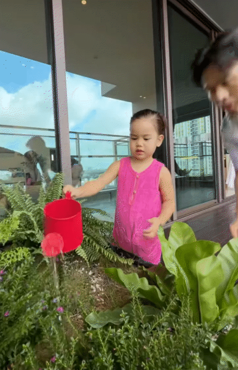 Có là CEO thì bố bỉm Lâm Thành Kim cũng "đau đầu" vì con gái được nghỉ hè, bày đủ trò để bé tránh xa điện thoại- Ảnh 4.