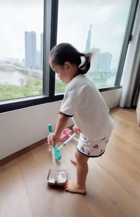Có là CEO thì bố bỉm Lâm Thành Kim cũng "đau đầu" vì con gái được nghỉ hè, bày đủ trò để bé tránh xa điện thoại- Ảnh 10.