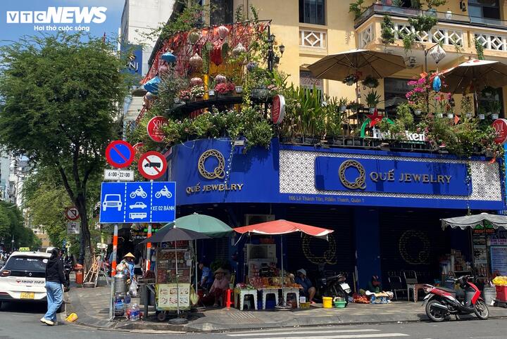 'Cửa đóng then cài' tại nhiều cửa hàng kim cương ở TP.HCM- Ảnh 3.