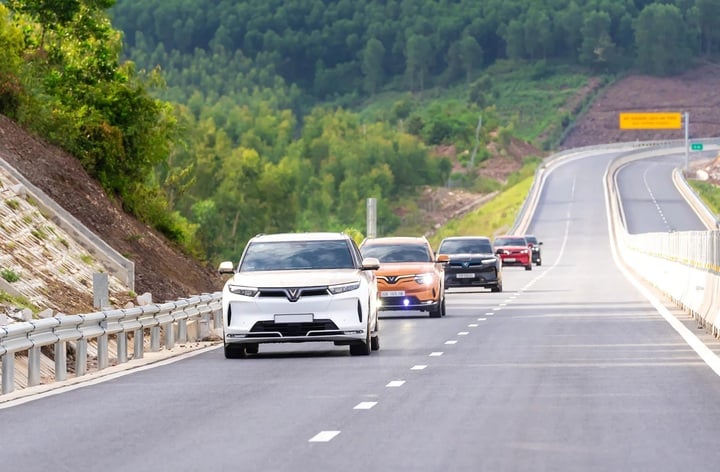 Thị trường xe Việt nửa đầu năm 2026: Xe điện tiếp tục là điểm sáng- Ảnh 1.