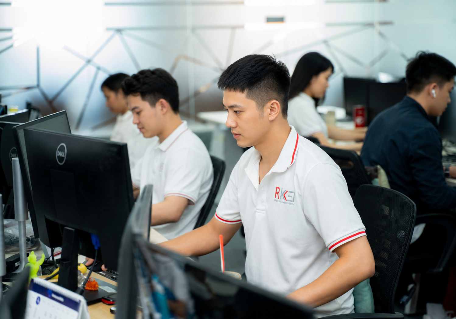 Chủ tịch doanh nghiệp công nghệ Việt đặt mục tiêu IPO tại Nhật Bản: 'Cụm từ lao động giá rẻ không còn đúng với kỹ sư trong nước'- Ảnh 2. Chủ tịch doanh nghiệp công nghệ Việt đặt mục tiêu IPO tại Nhật Bản: 'Cụm từ lao động giá rẻ không còn đúng với kỹ sư trong nước'- Ảnh 2.