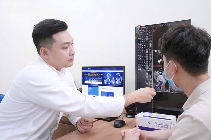 23 tuổi đã phải đeo máy trợ thính do thói quen đeo tai nghe 5-10 tiếng mỗi ngày- Ảnh 1.