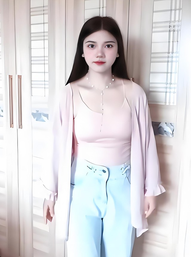 Chỉ vì 8 video "lên đồ" đi họp phụ huynh, một bà mẹ trẻ bị bàn tán khắp mạng xã hội- Ảnh 2.
